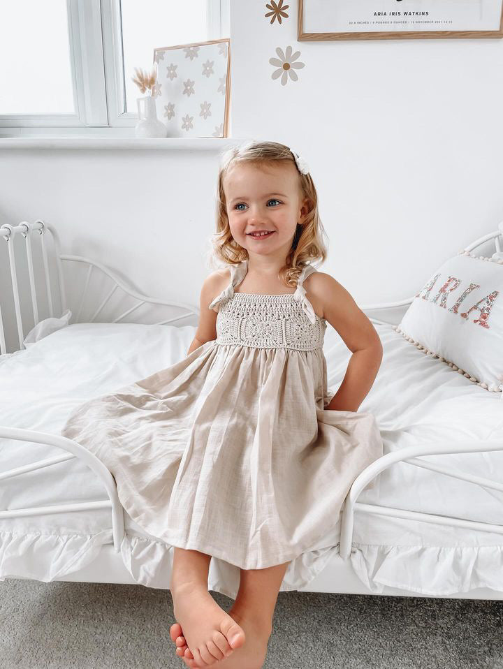 The crochet dress in stone
