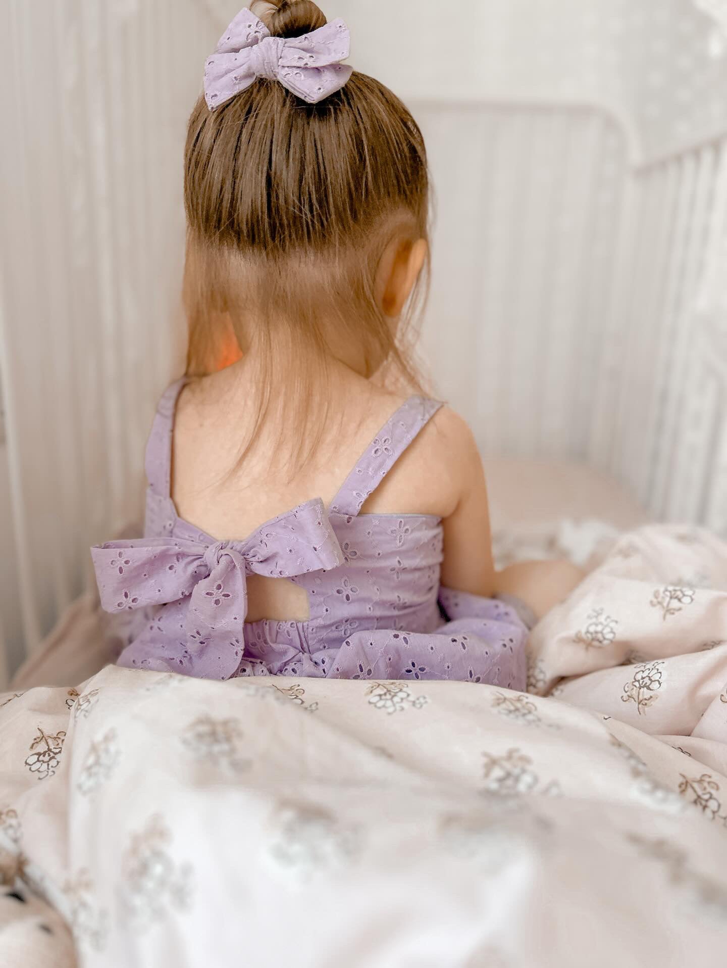 Eyelet bow clip-available in 3 colours