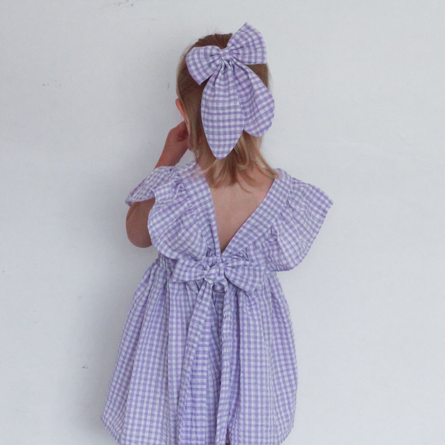 Oversized bow clip-available in 2 colours