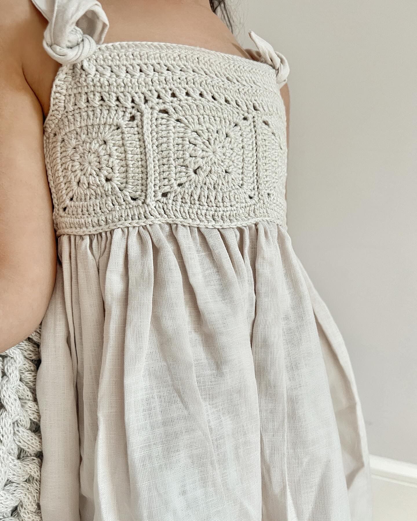 The crochet dress in stone
