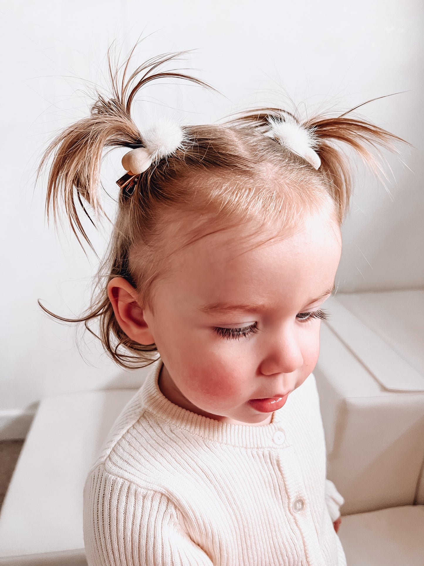 Luxury pom clips
