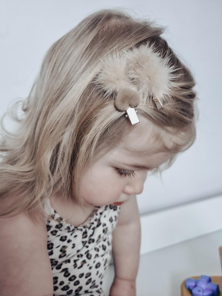 Luxury pom clips