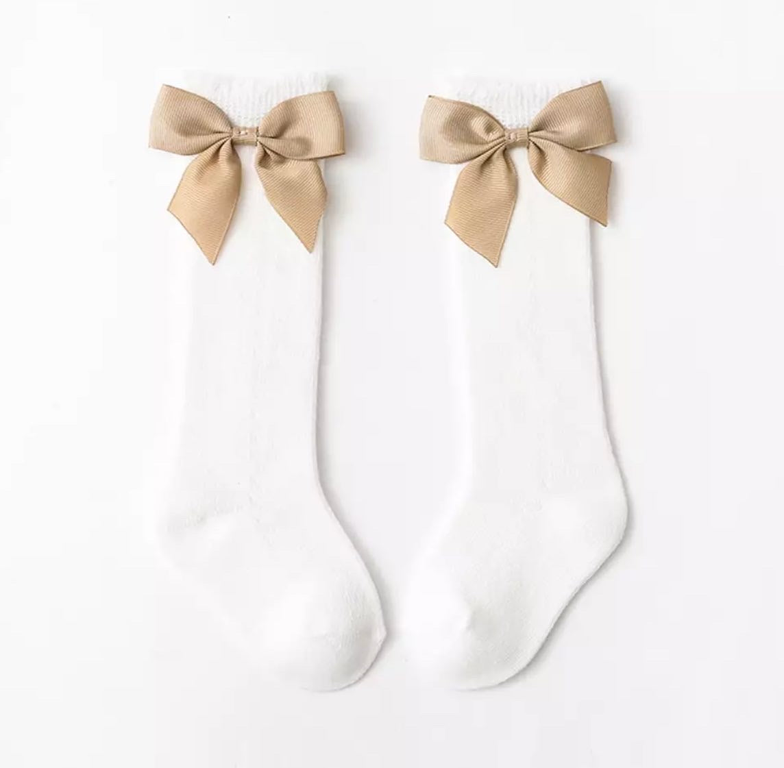 Neutral bow pop socks