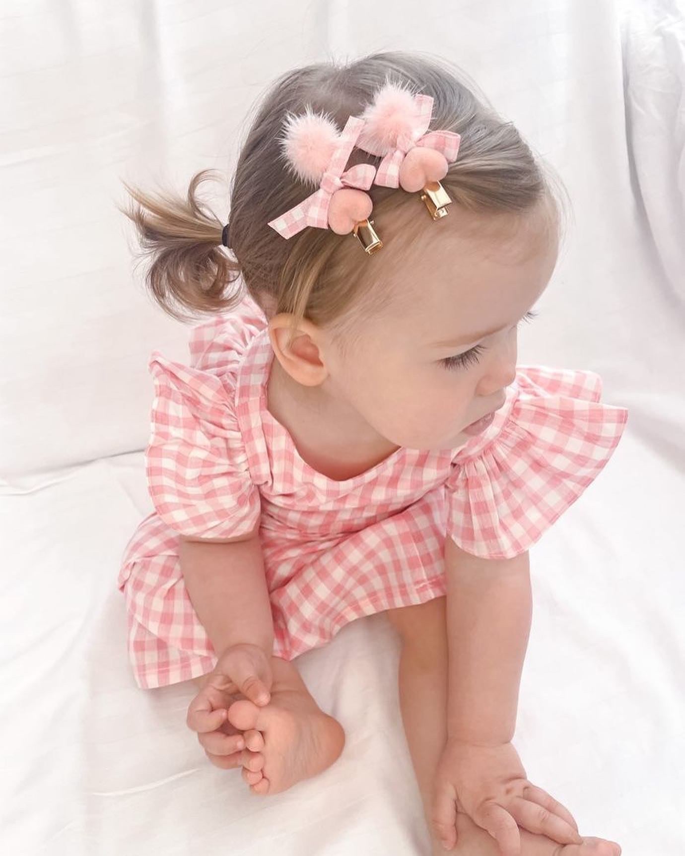 Luxury pom clips